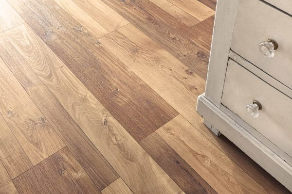 Piso Flotante Melamínico Farco Elegance 8mm Biselado Textura Natural (2,41m2 x caja) - Image 10