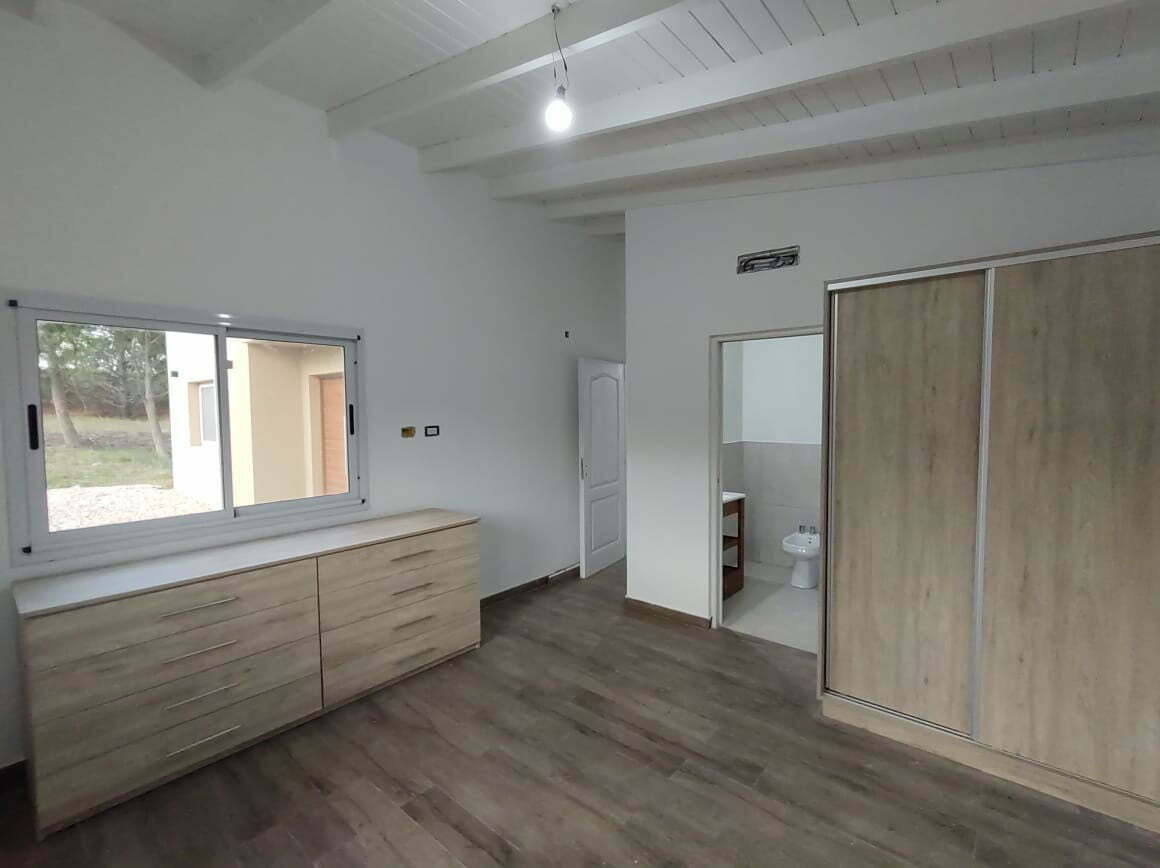 Piso Porcelanico Gres Aviñon Walnut 16x100cm (1,13m2 x caja) - Image 3