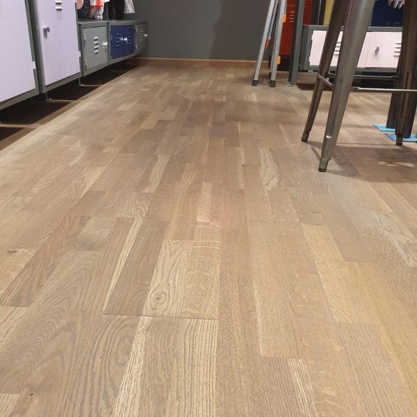 Piso Ingenieril Castle Brown 3 Lamas 13,5(3.5)x206x2200mm (2,72m2 x caja) - Image 4