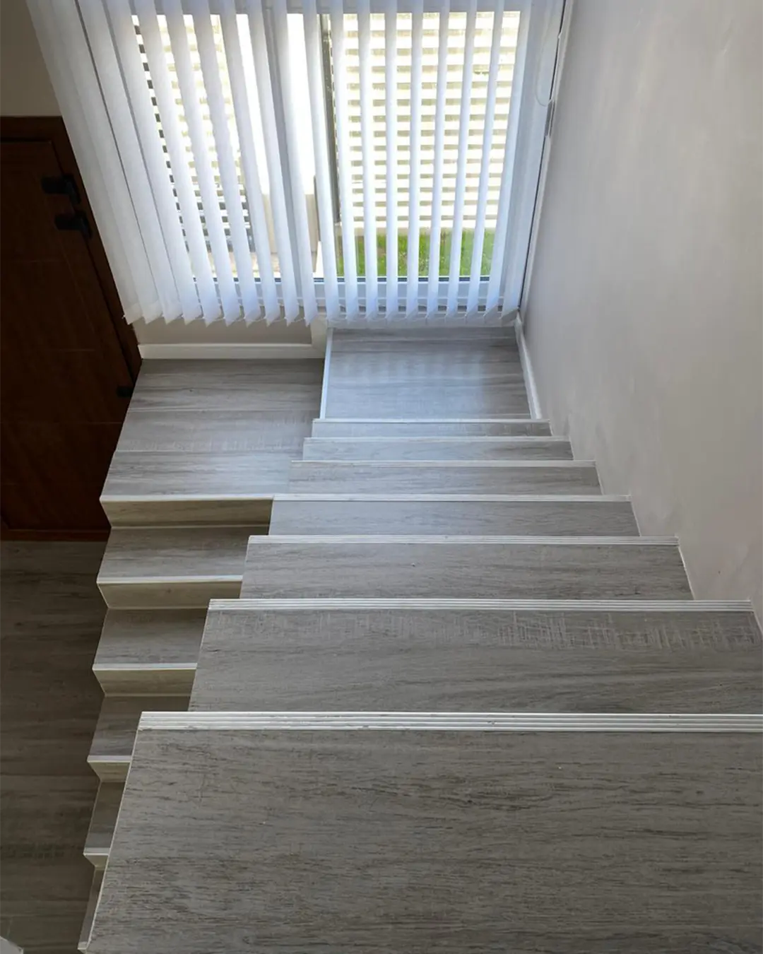 Piso Porcelanato UC Madero Gris 22x160cm (2,11m2 x caja) - Image 4