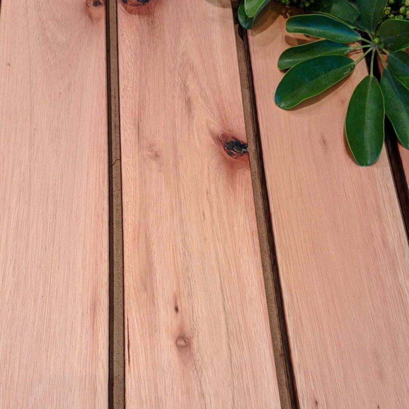 Deck eucalyptus con nudo 90mm de ancho